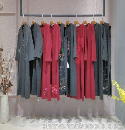 特價真絲女裝批發(fā) 武漢博城尾貨批發(fā) 服裝批發(fā)行業(yè)庫存